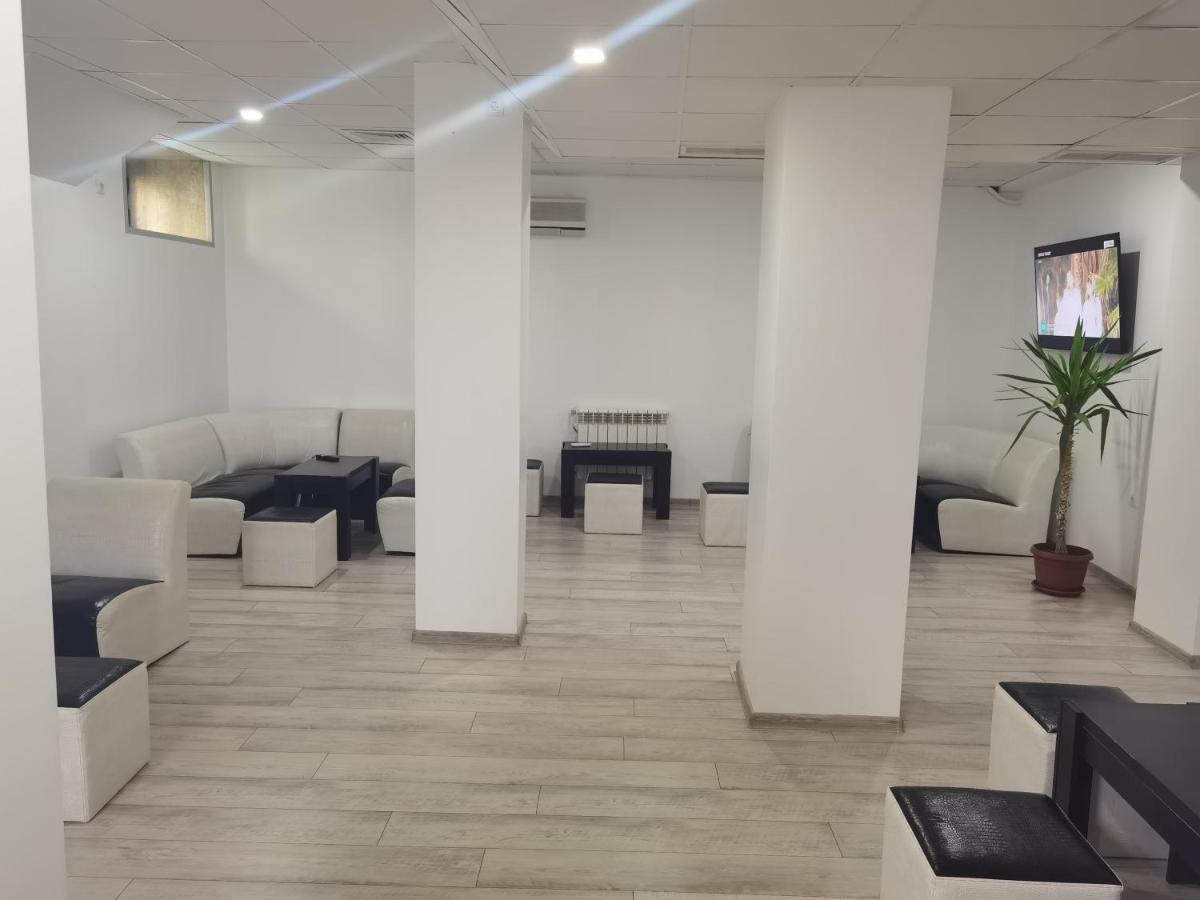 Hotel Oazis Haskovo Eksteriør bilde